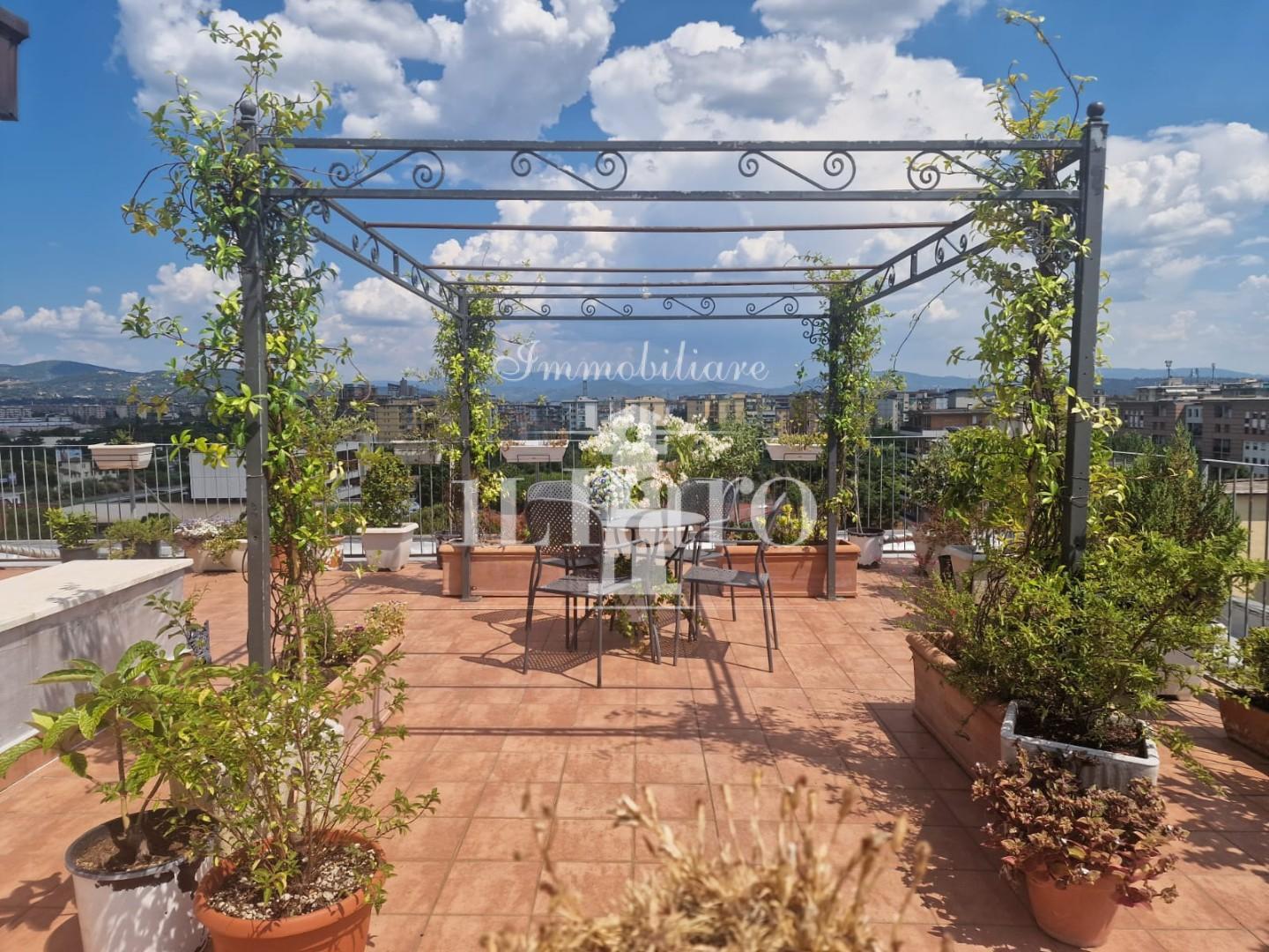 Appartamento con terrazzi, Firenze novoli