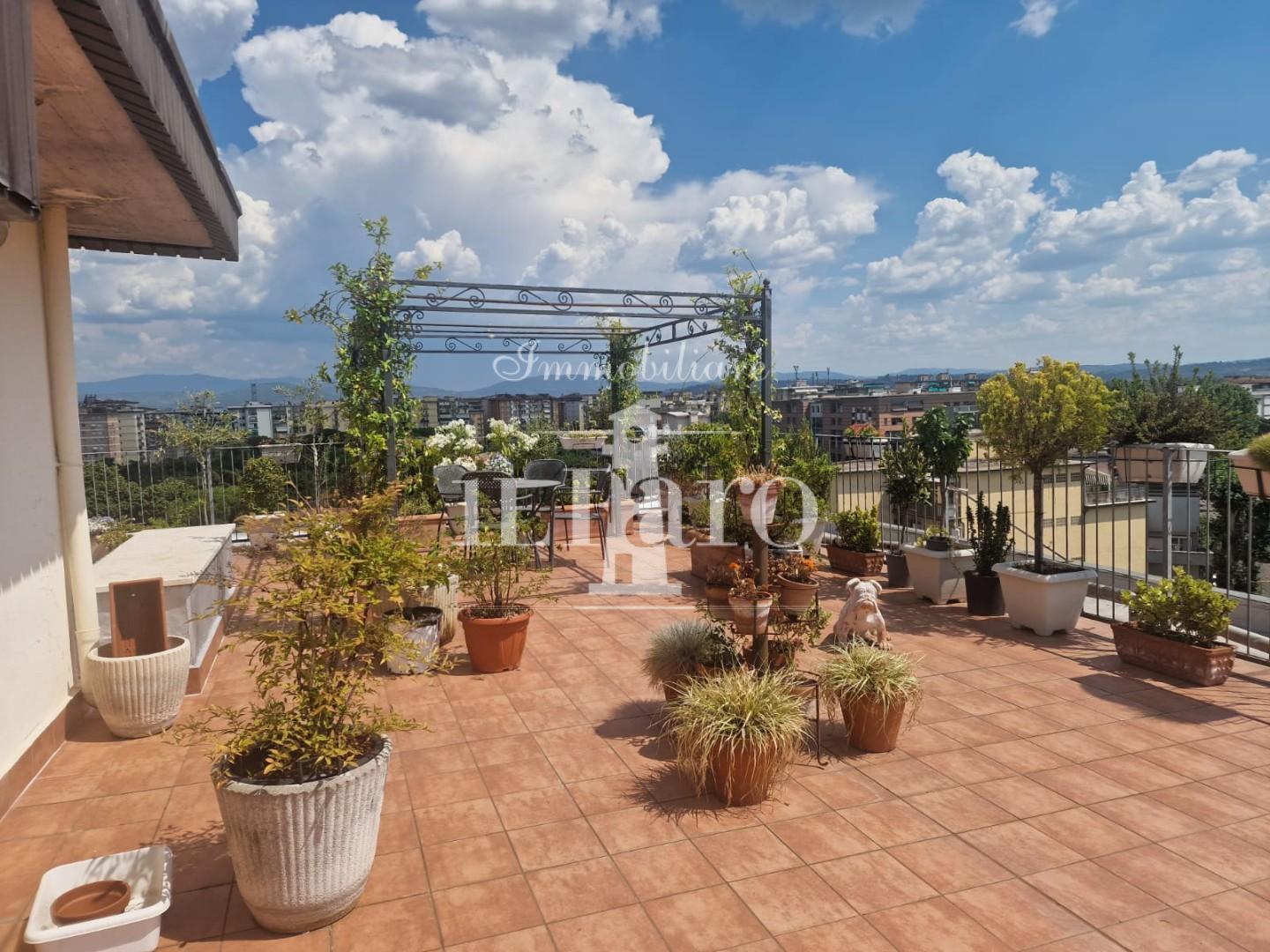 Appartamento con terrazzi, Firenze novoli