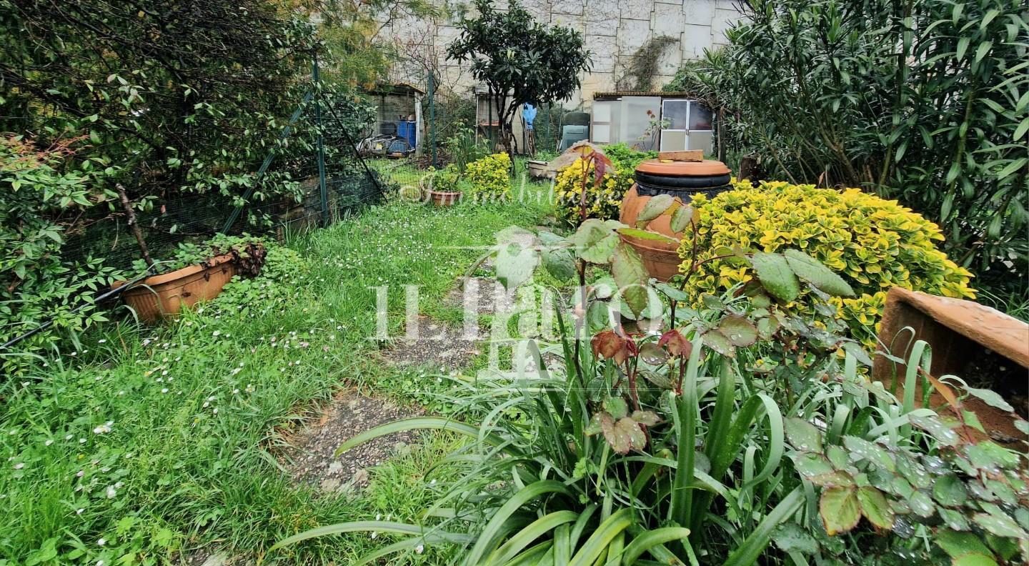 Casa indipendente con giardino a Sesto Fiorentino
