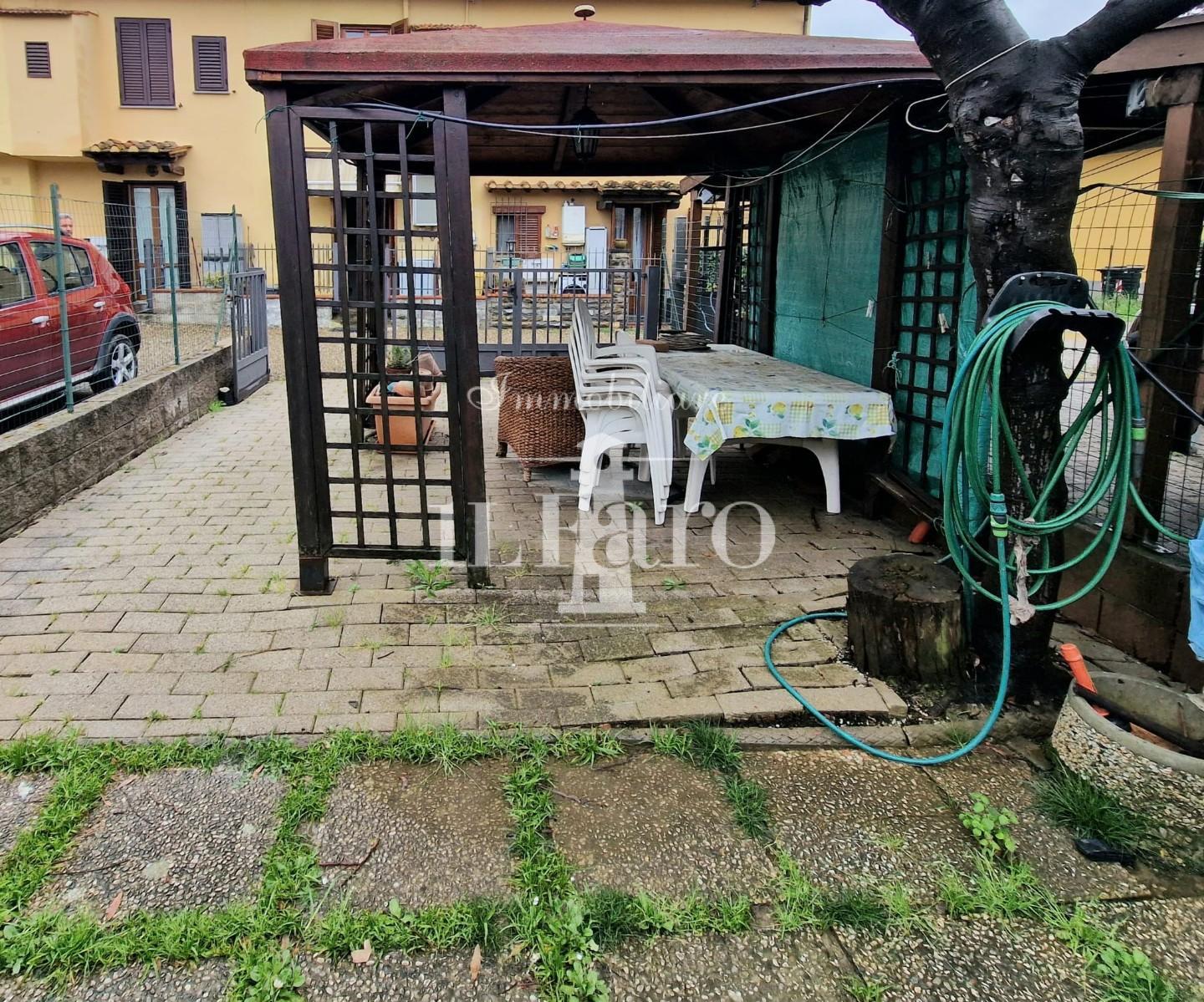 Casa indipendente con giardino a Sesto Fiorentino