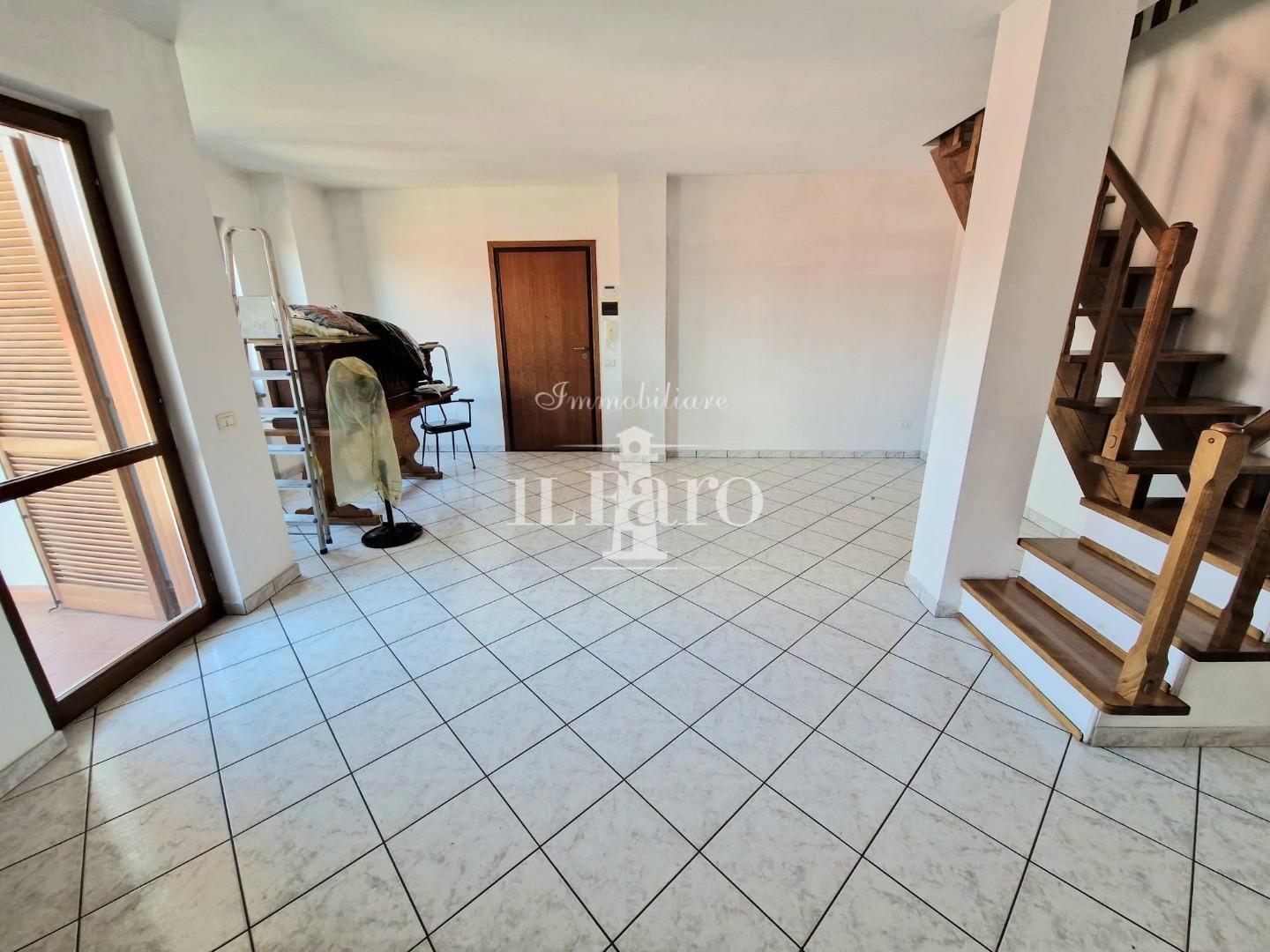 Appartamento con terrazzi, Campi Bisenzio capalle