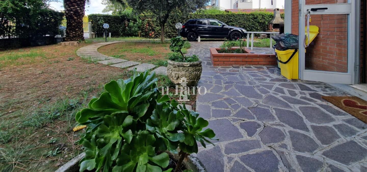 Quadrilocale con giardino a Campi Bisenzio