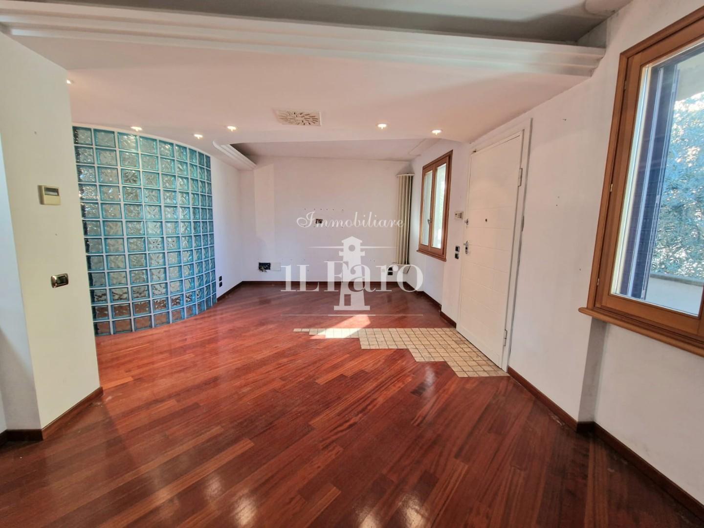 Villa Bifamiliare con terrazzo a Signa