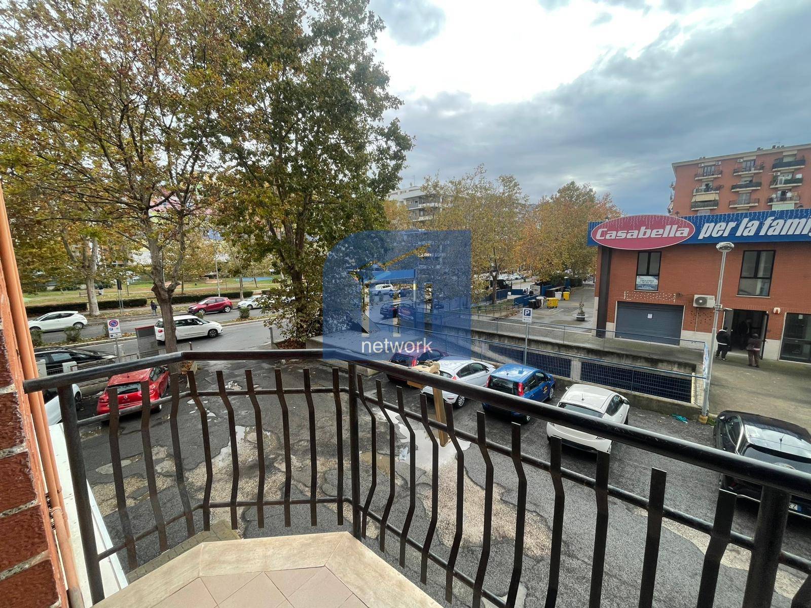 Appartamento in vendita a Pomezia, Centro