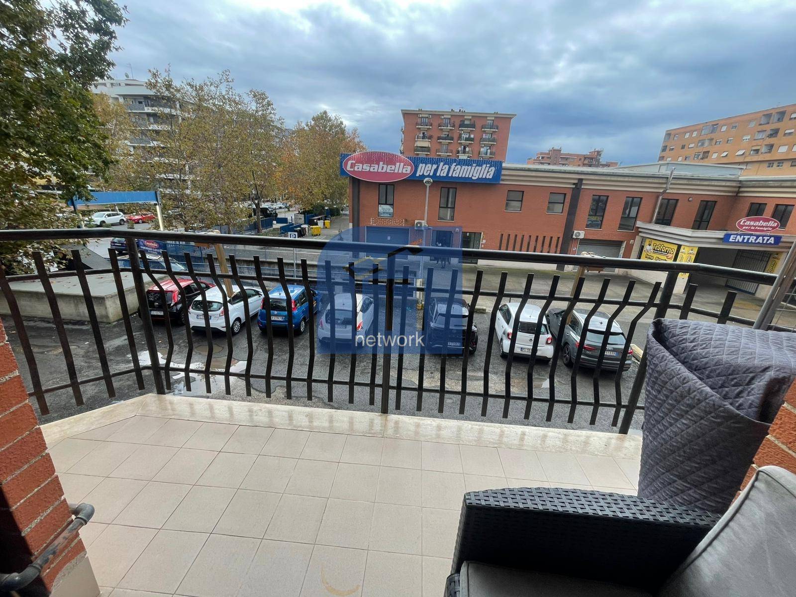 Appartamento in vendita a Pomezia, Centro