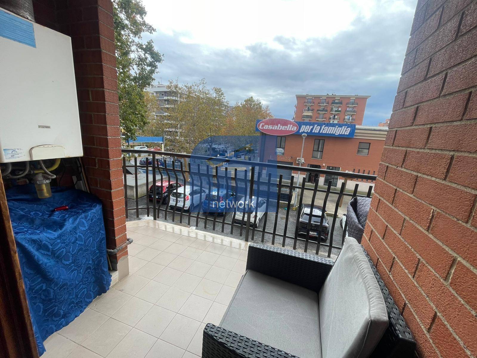 Appartamento in vendita a Pomezia, Centro