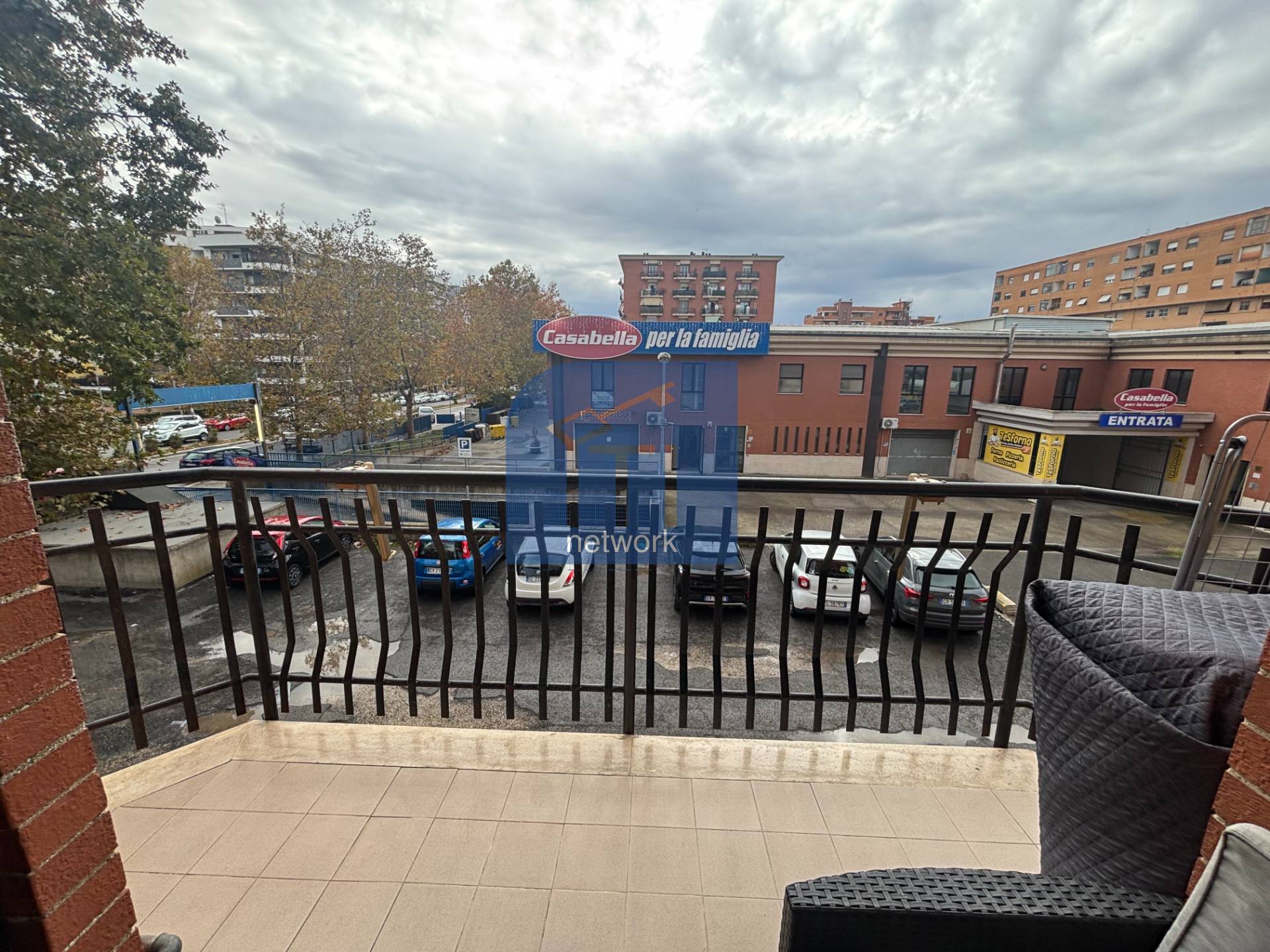 Appartamento in vendita a Pomezia, Centro