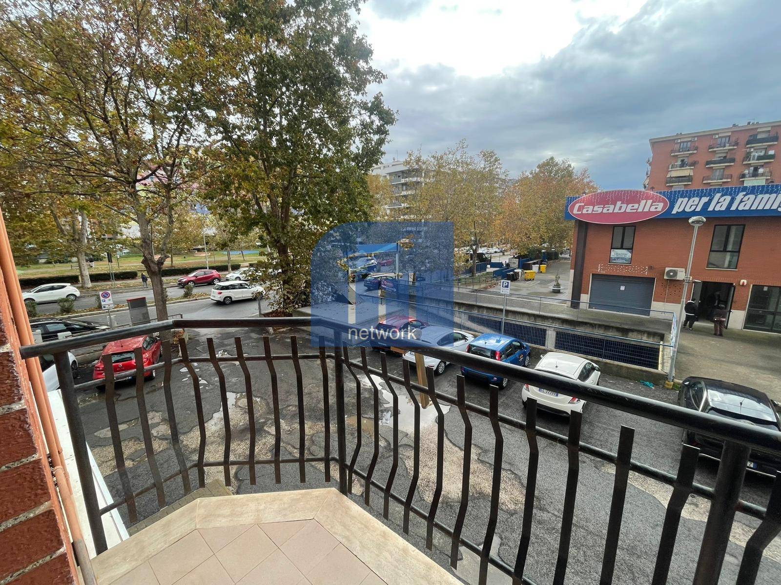 Appartamento in vendita a Pomezia, Centro