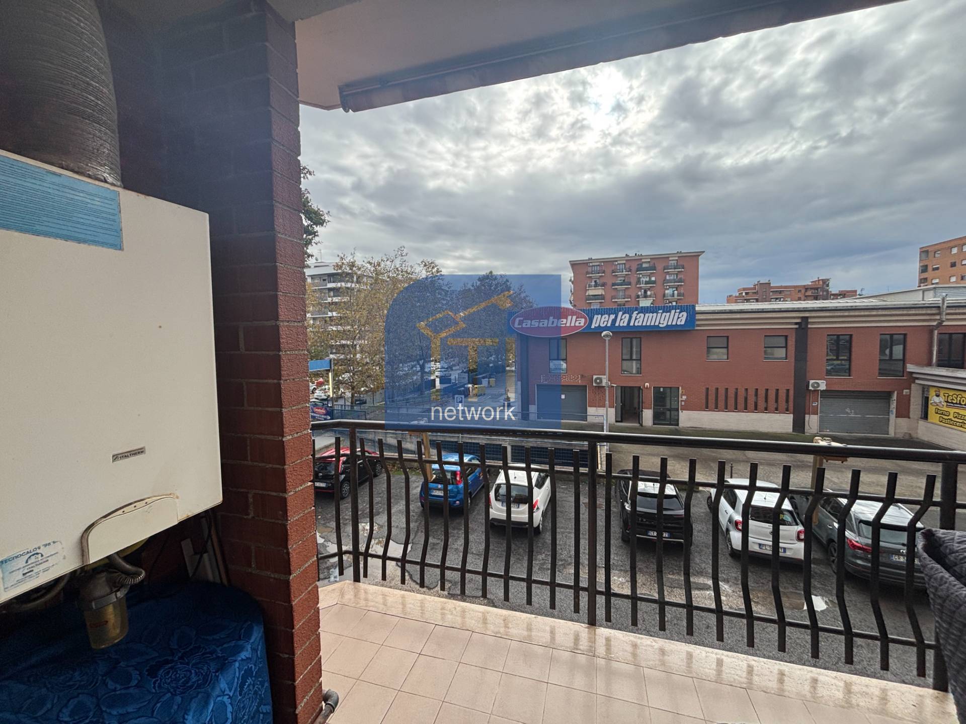 Appartamento in vendita a Pomezia, Centro