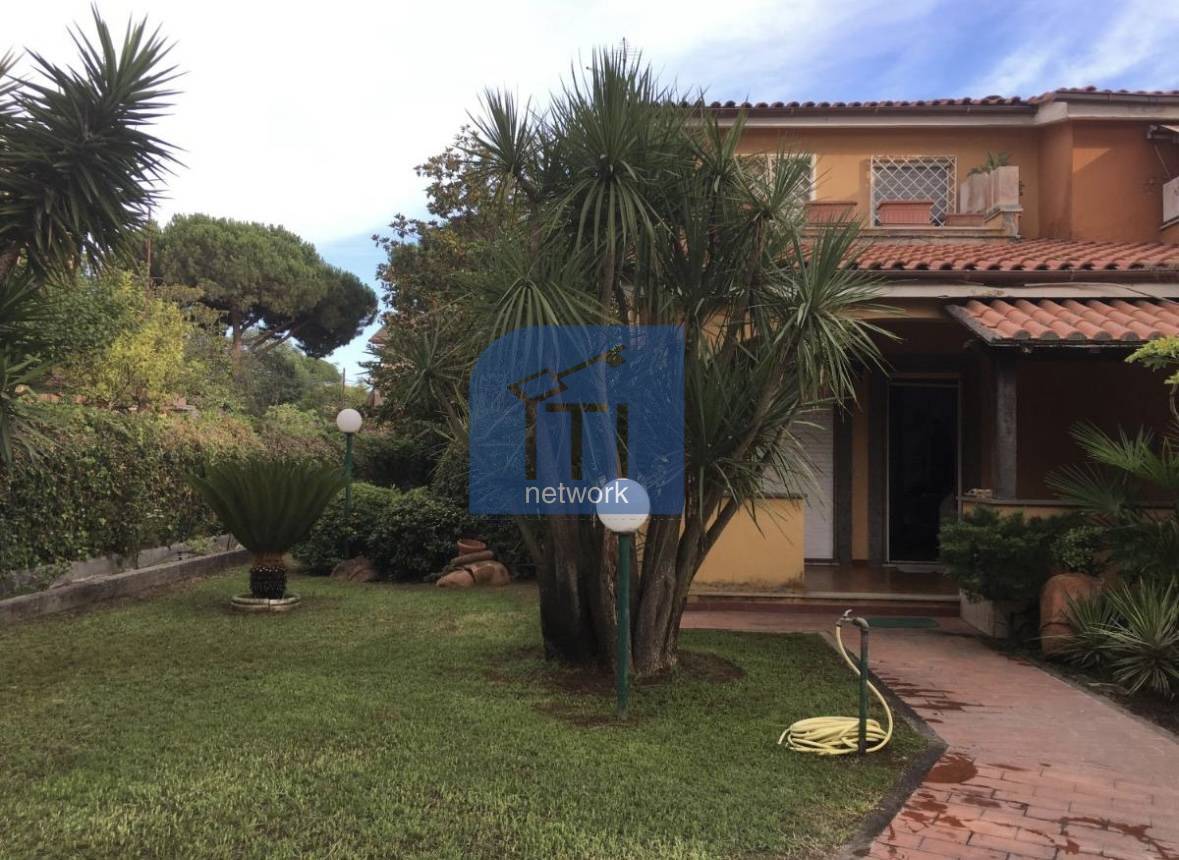 Villa a schiera in vendita a Anzio, Lido Delle Sirene