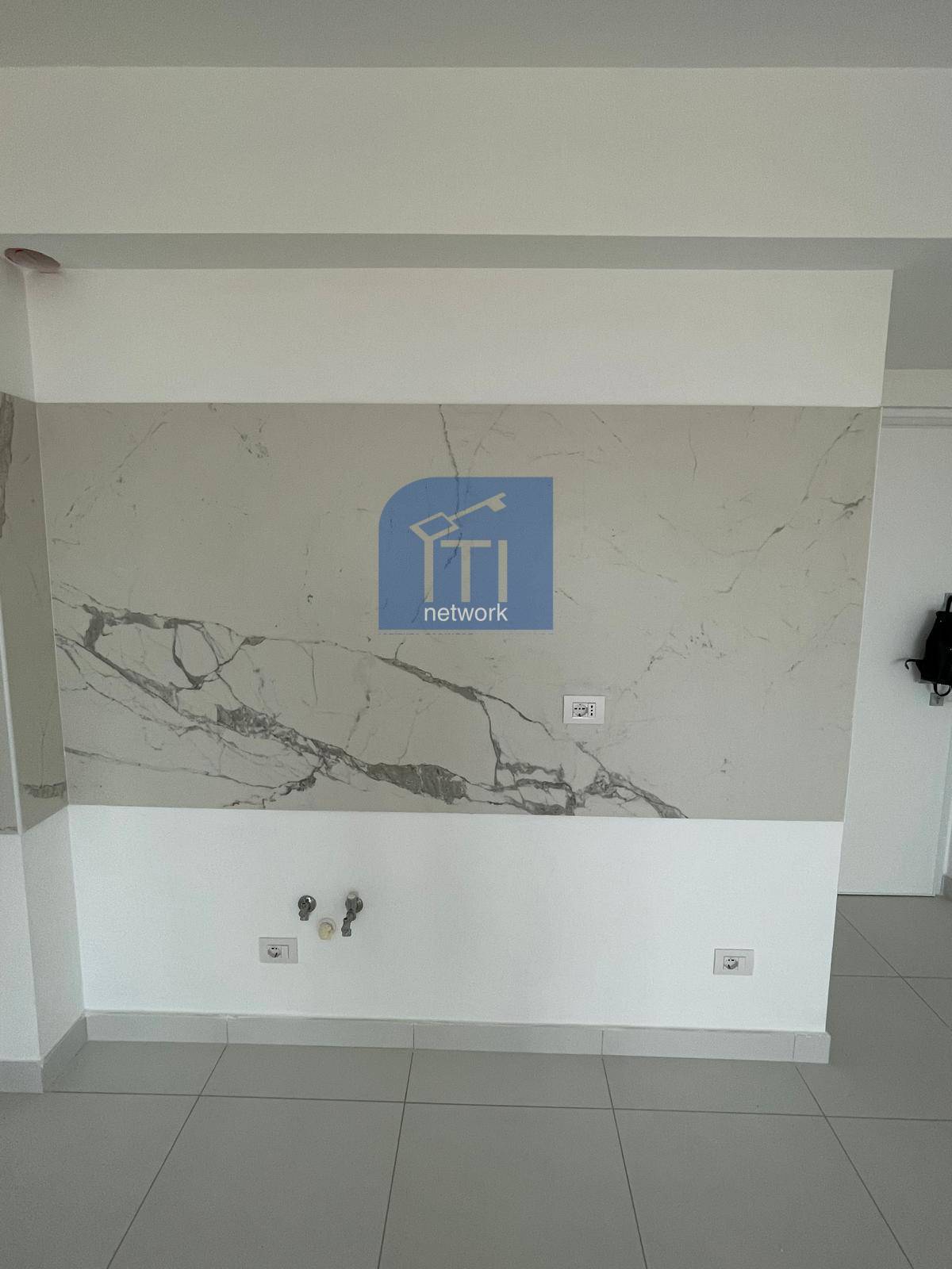 Appartamento in vendita a Pomezia, Centro