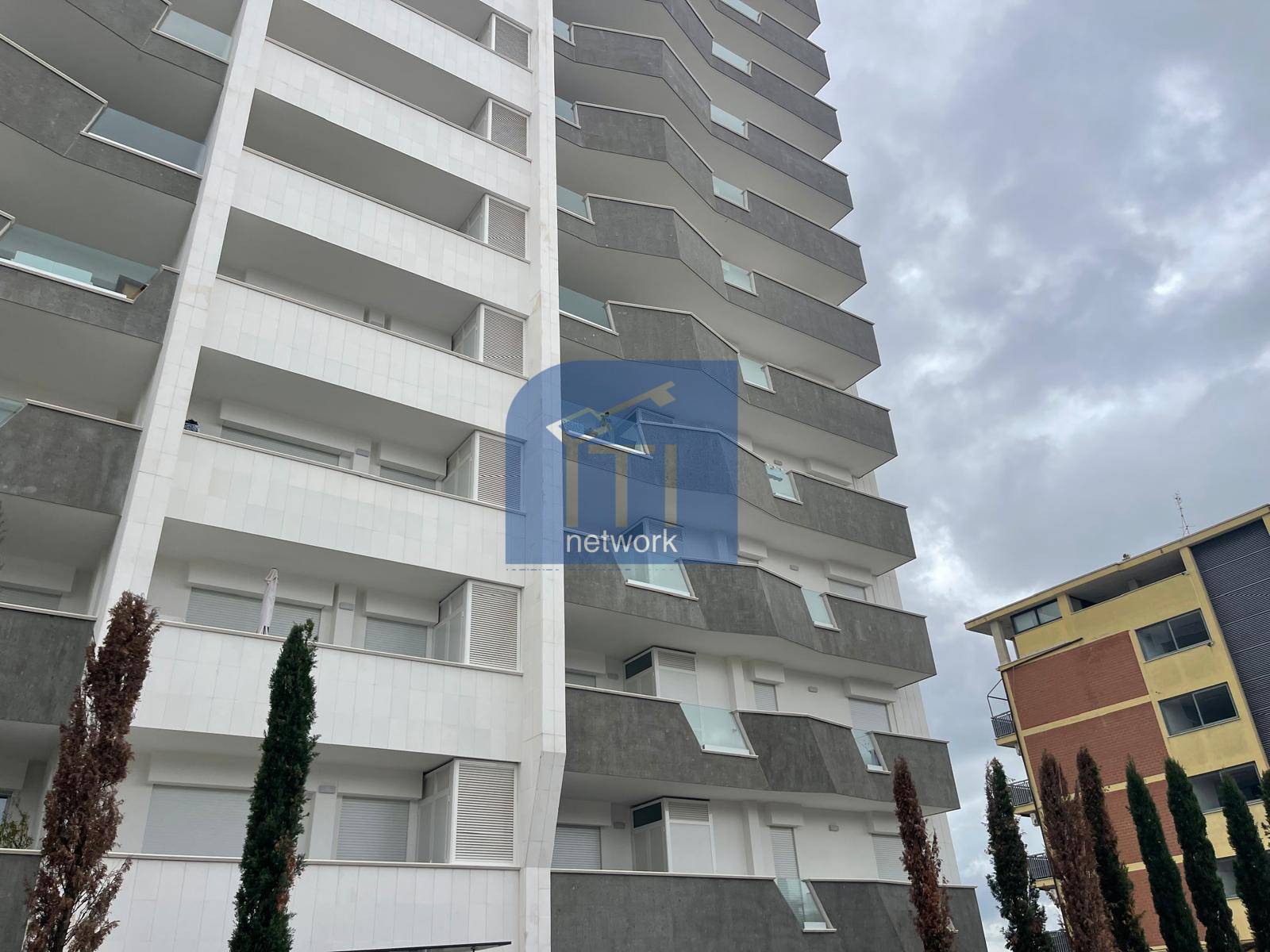 Appartamento in vendita a Pomezia, Centro