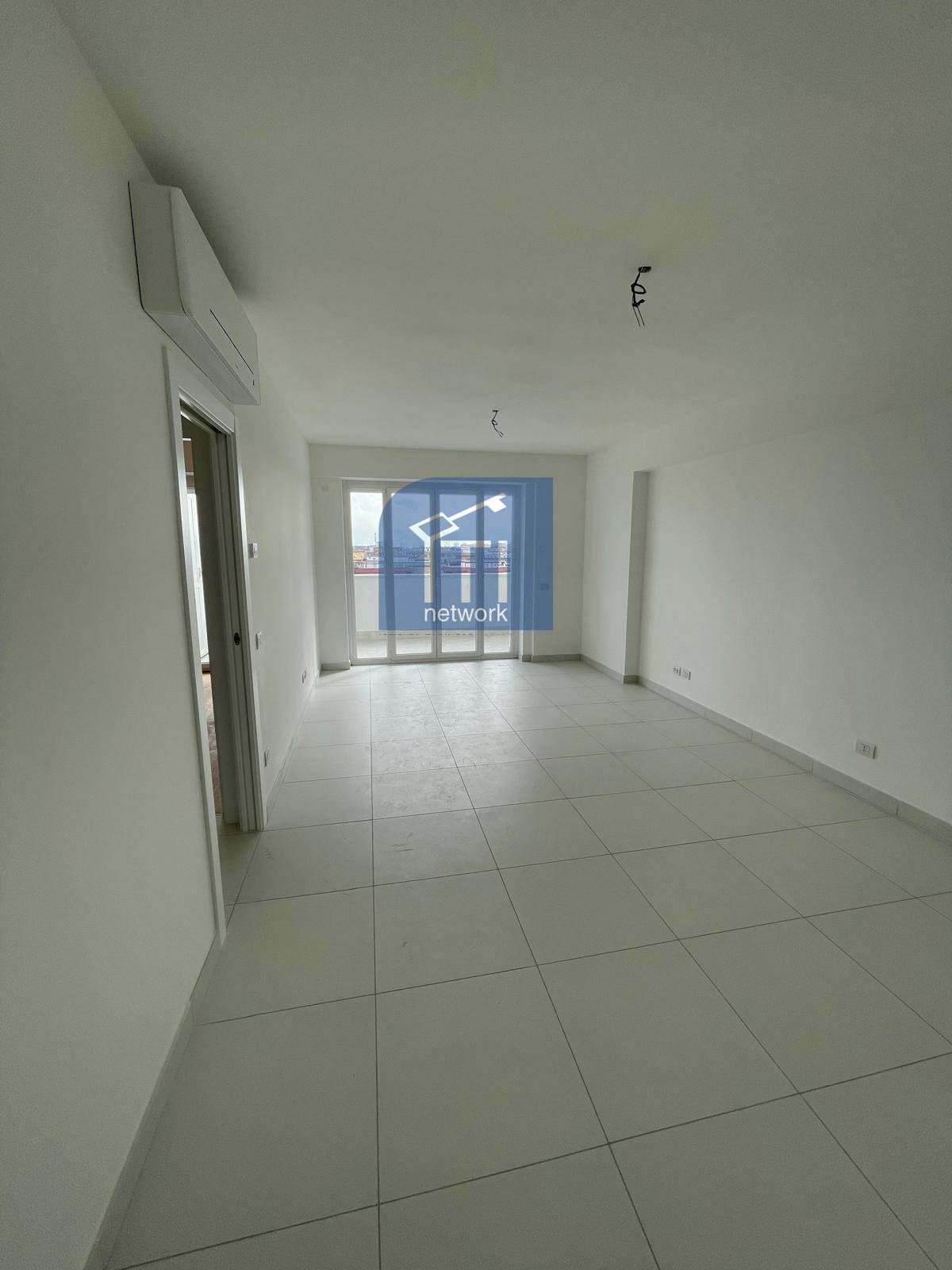 Appartamento in vendita a Pomezia, Centro