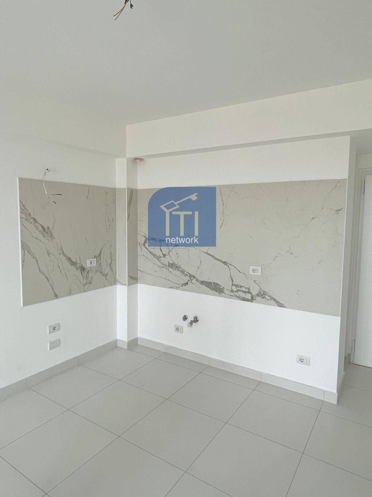 Appartamento in vendita a Pomezia, Centro