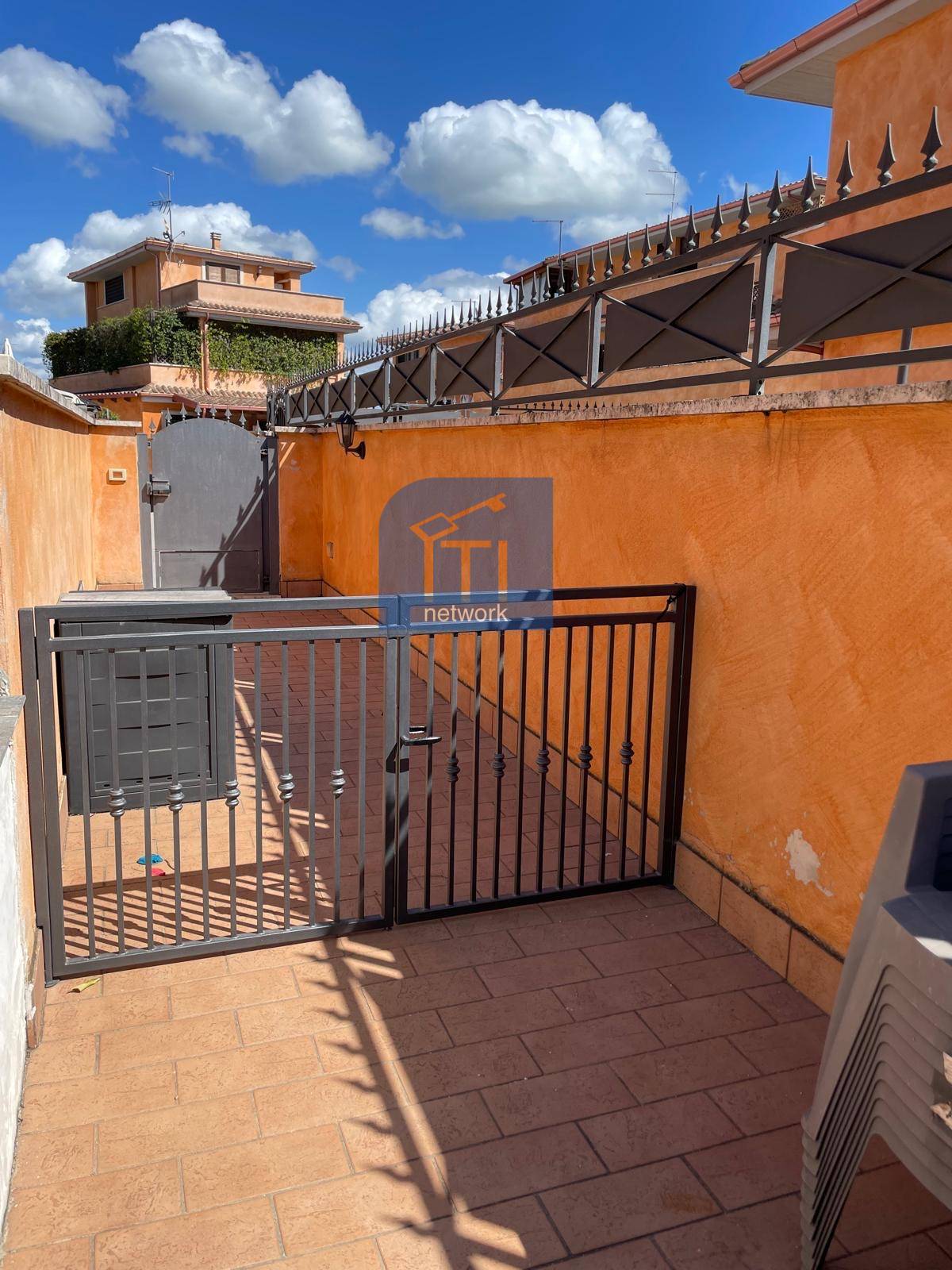 Villa a schiera in vendita a Pomezia, Centro