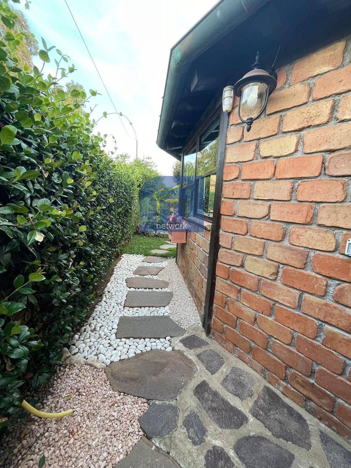 Villetta bifamiliare in vendita a Ardea, Nuova Florida