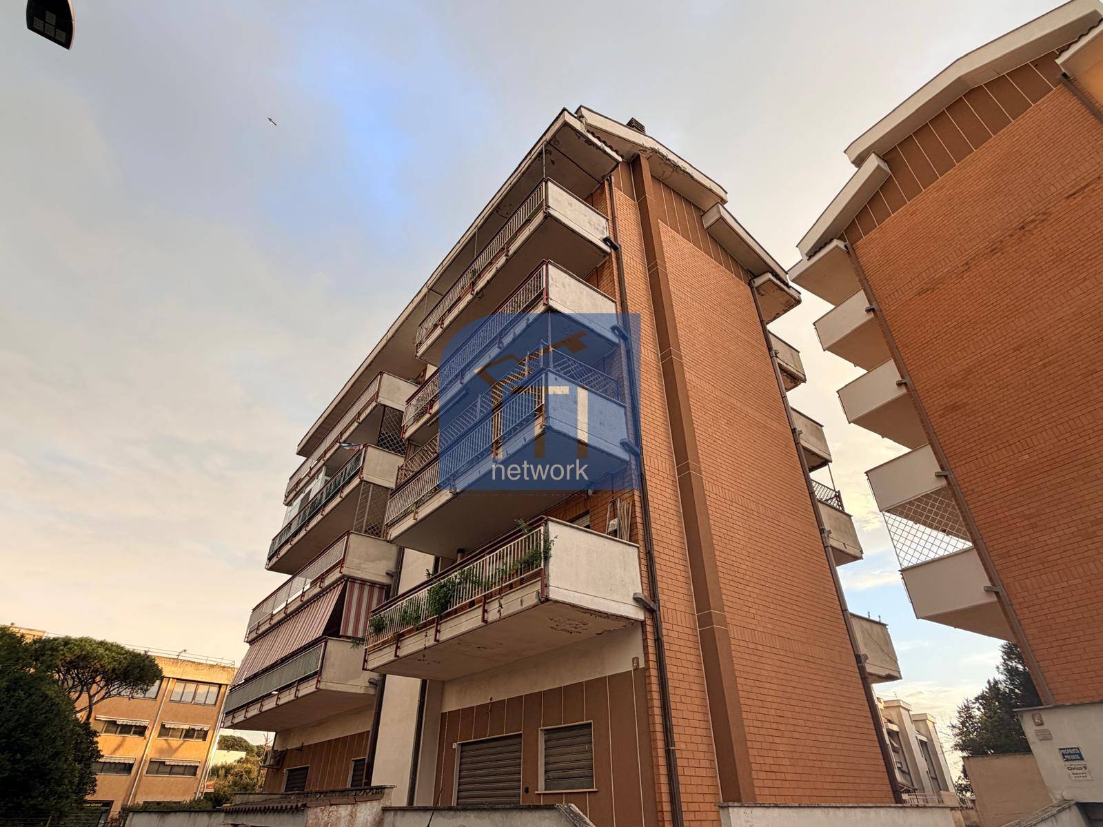 Appartamento in vendita a Pomezia, Centro