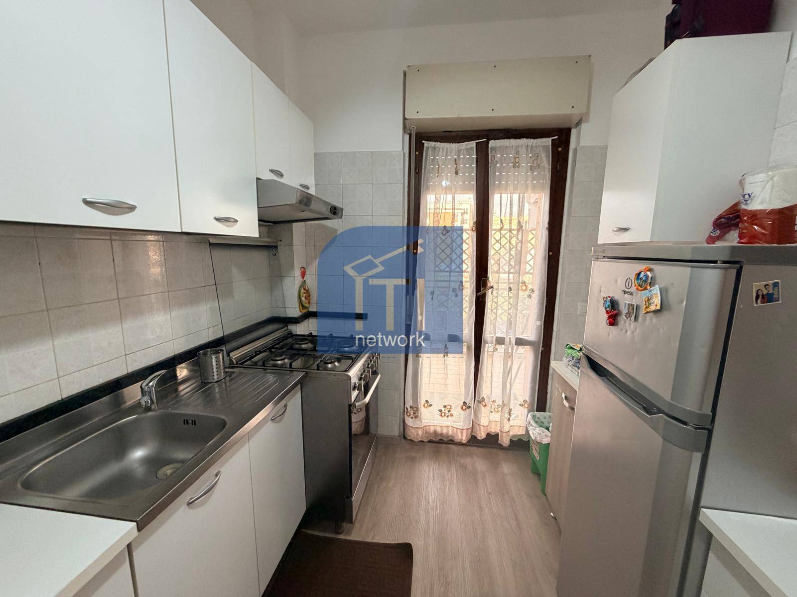 Appartamento in vendita a Pomezia, Centro