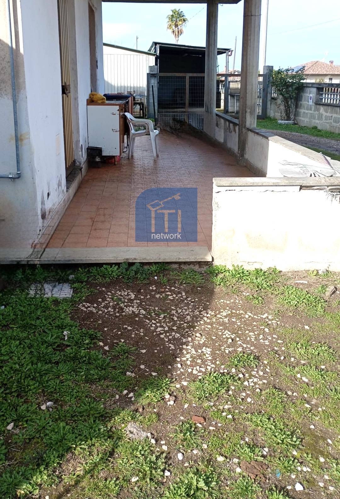 Porzione di villa in vendita a Aprilia, Campoverde