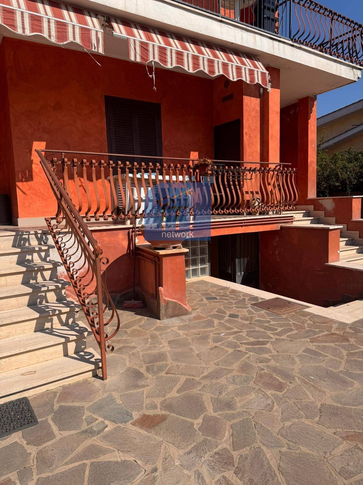 Porzione di villa in vendita a Pomezia, Campo Jemini