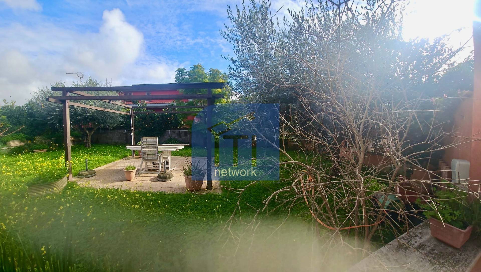 Porzione di villa in vendita a Pomezia, Campo Jemini