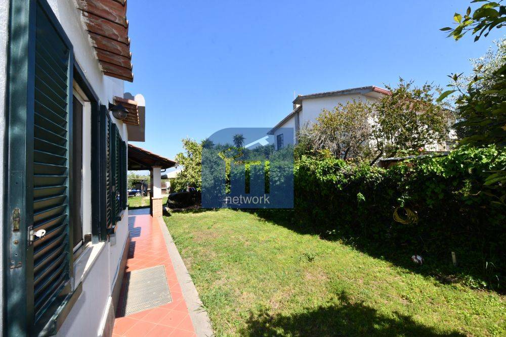 Villetta bifamiliare in vendita a Ardea, Nuova California