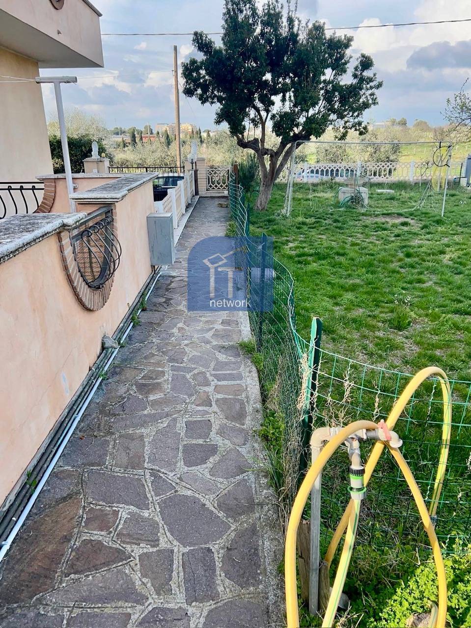 Porzione di villa in vendita a Pomezia, Castagnetta