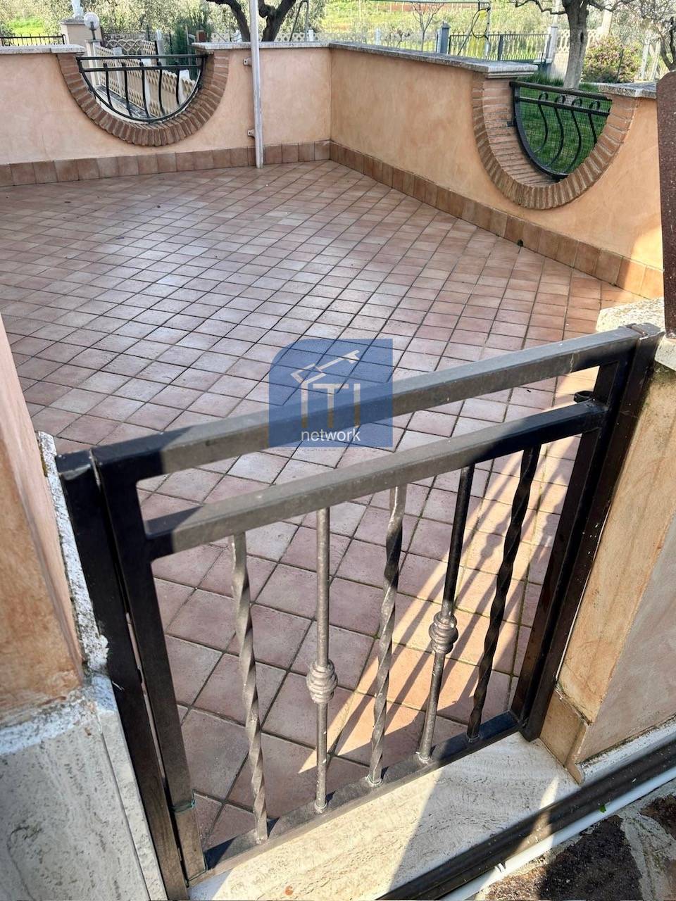 Porzione di villa in vendita a Pomezia, Castagnetta