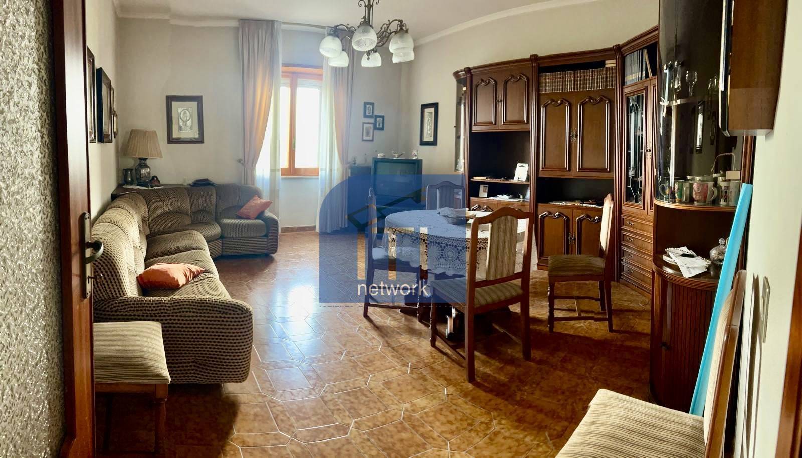 Porzione di villa in vendita a Pomezia, Castagnetta