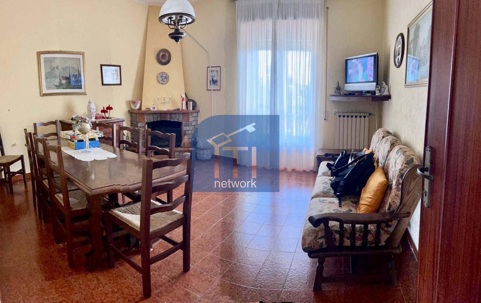 Porzione di villa in vendita a Pomezia, Castagnetta