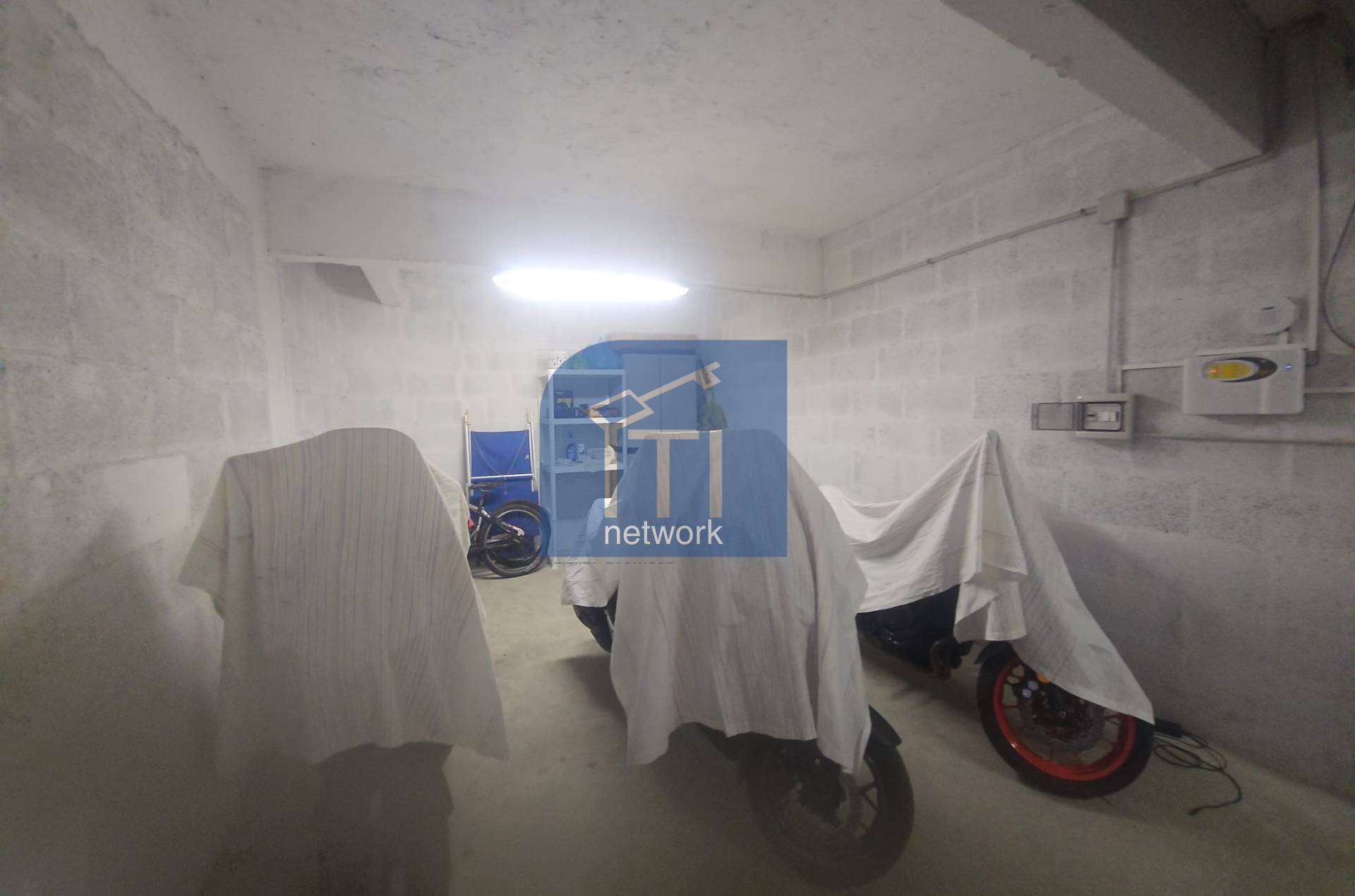 Garage/Box in vendita a Pomezia, Torvaianica