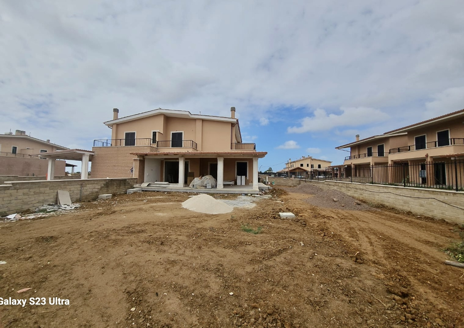 Villetta bifamiliare in vendita a Pomezia, Colli di Enea