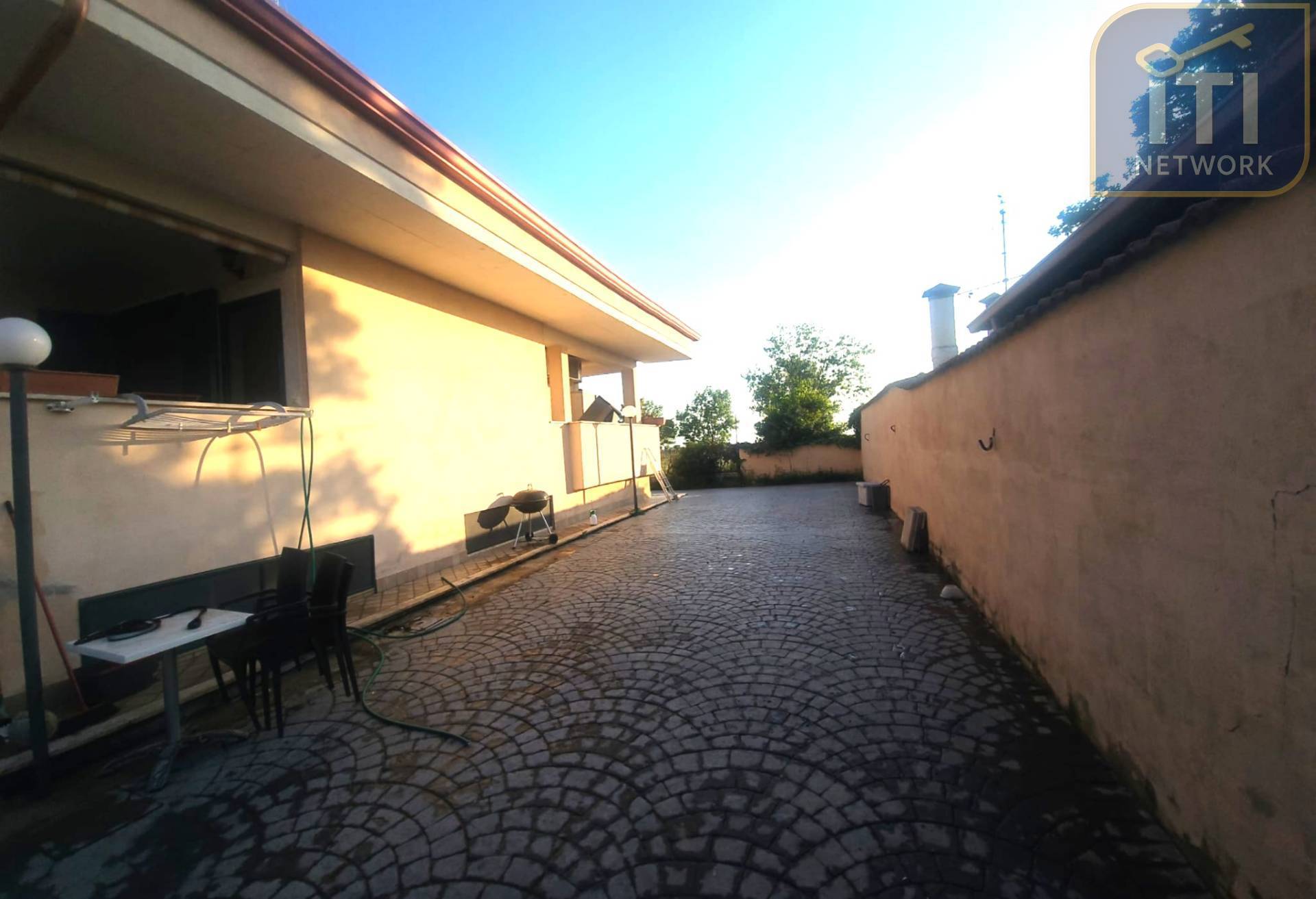 Villa a schiera in vendita a Pomezia, Torvaianica Alta