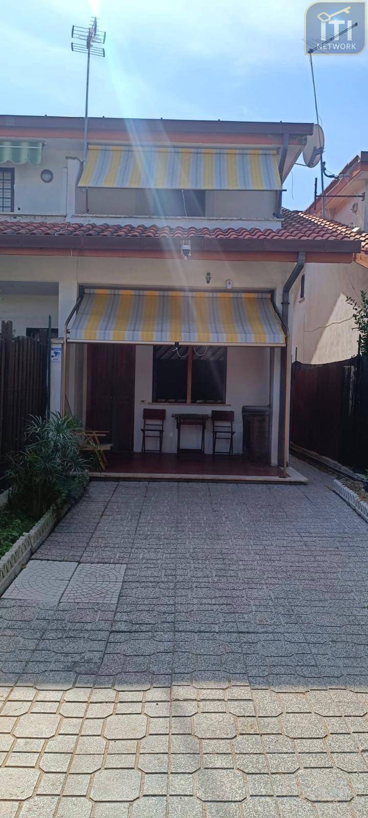 Villa a schiera in vendita a Ardea, Nuova California