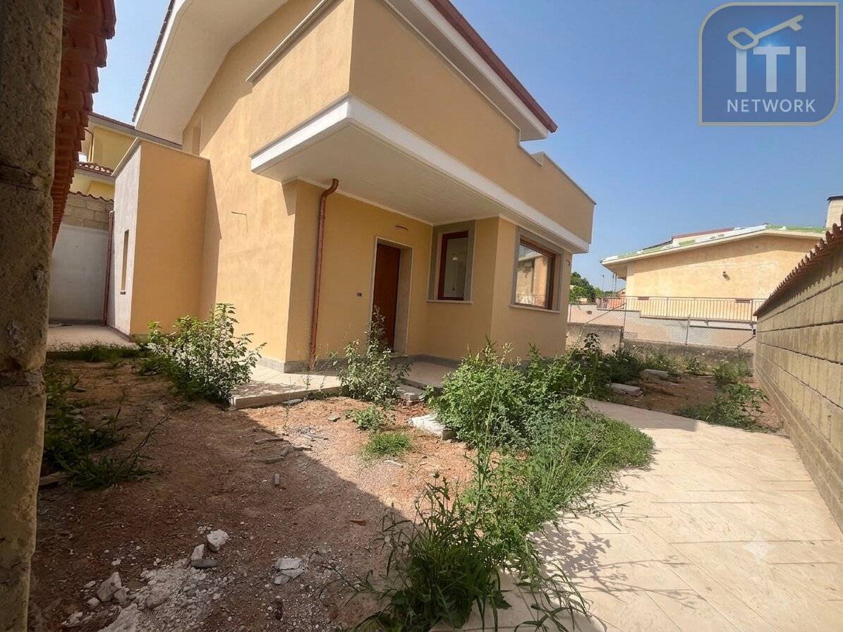 Villa singola in vendita a Pomezia, Campo Jemini