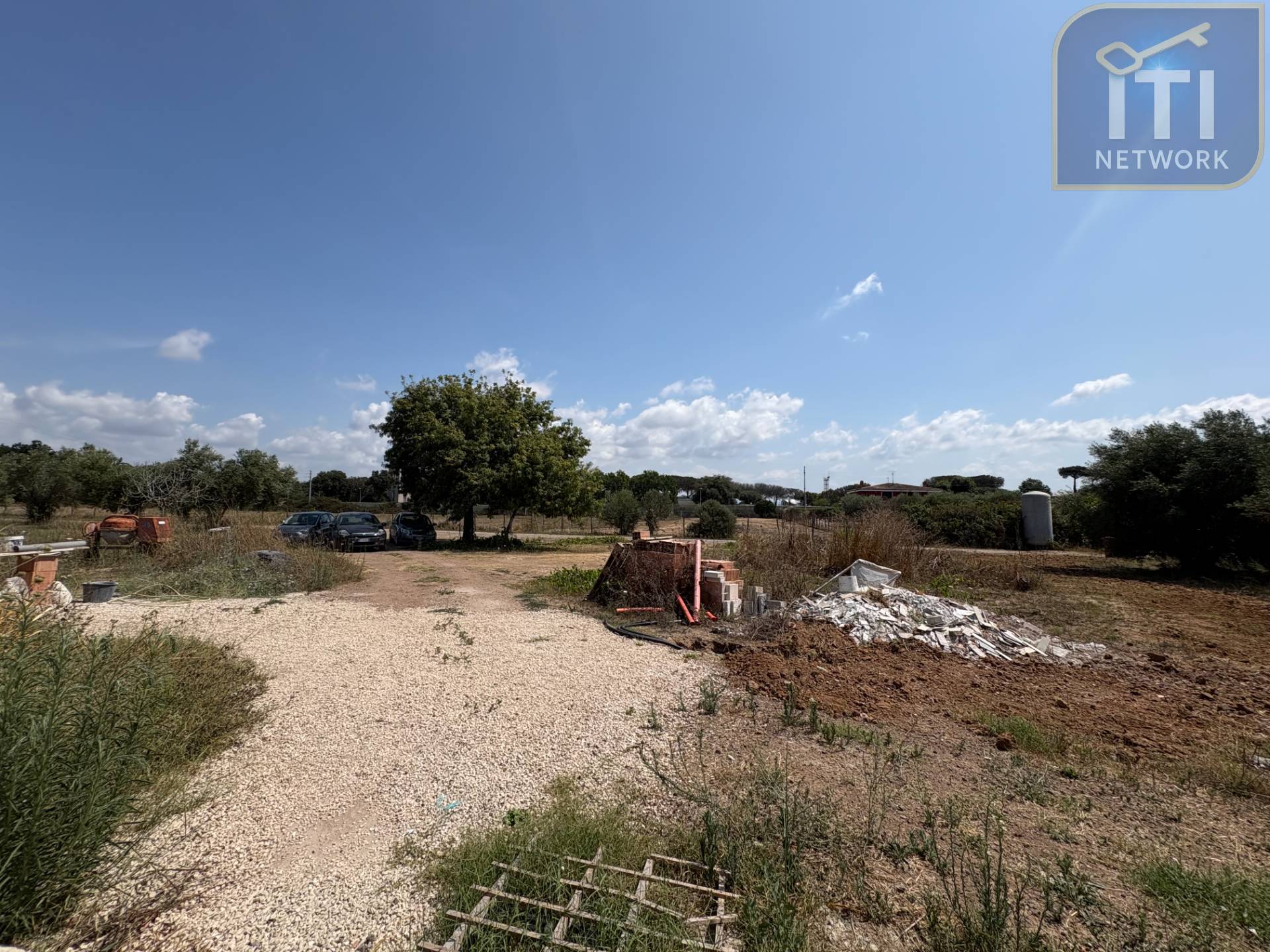 Rustico in vendita a Pomezia