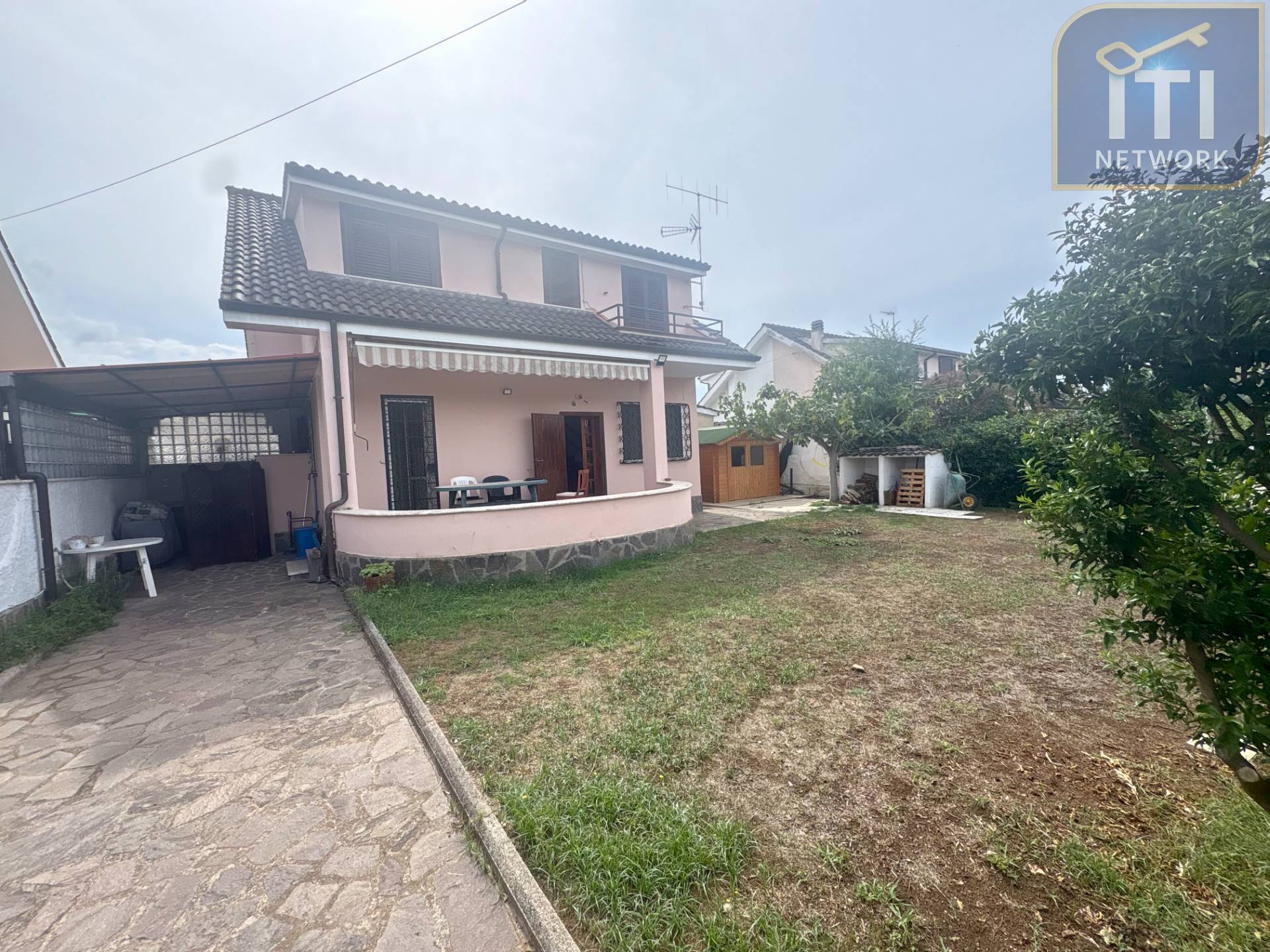 Villa a schiera in vendita a Ardea, Nuova Florida