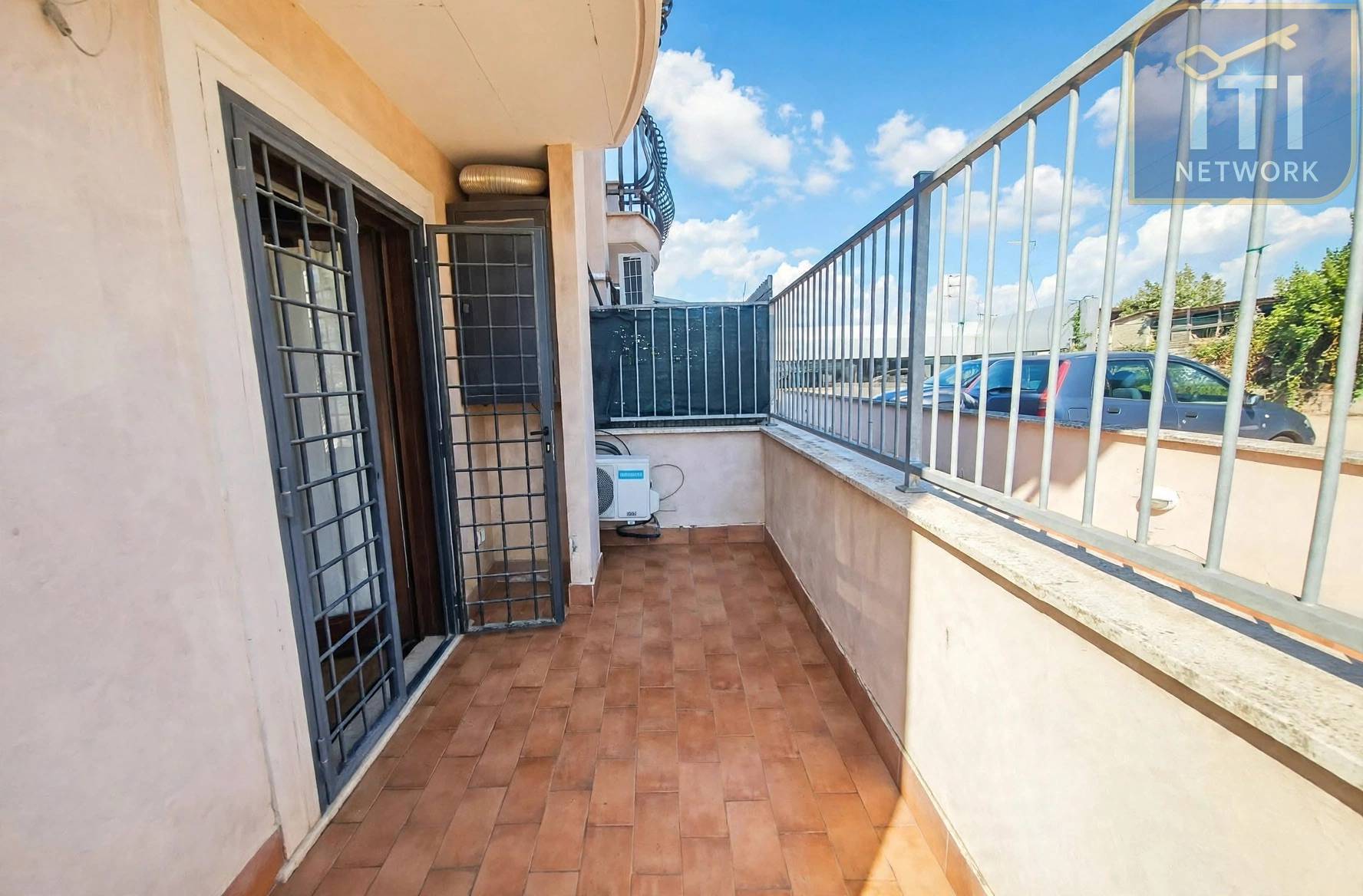 Appartamento in vendita a Pomezia, Centro