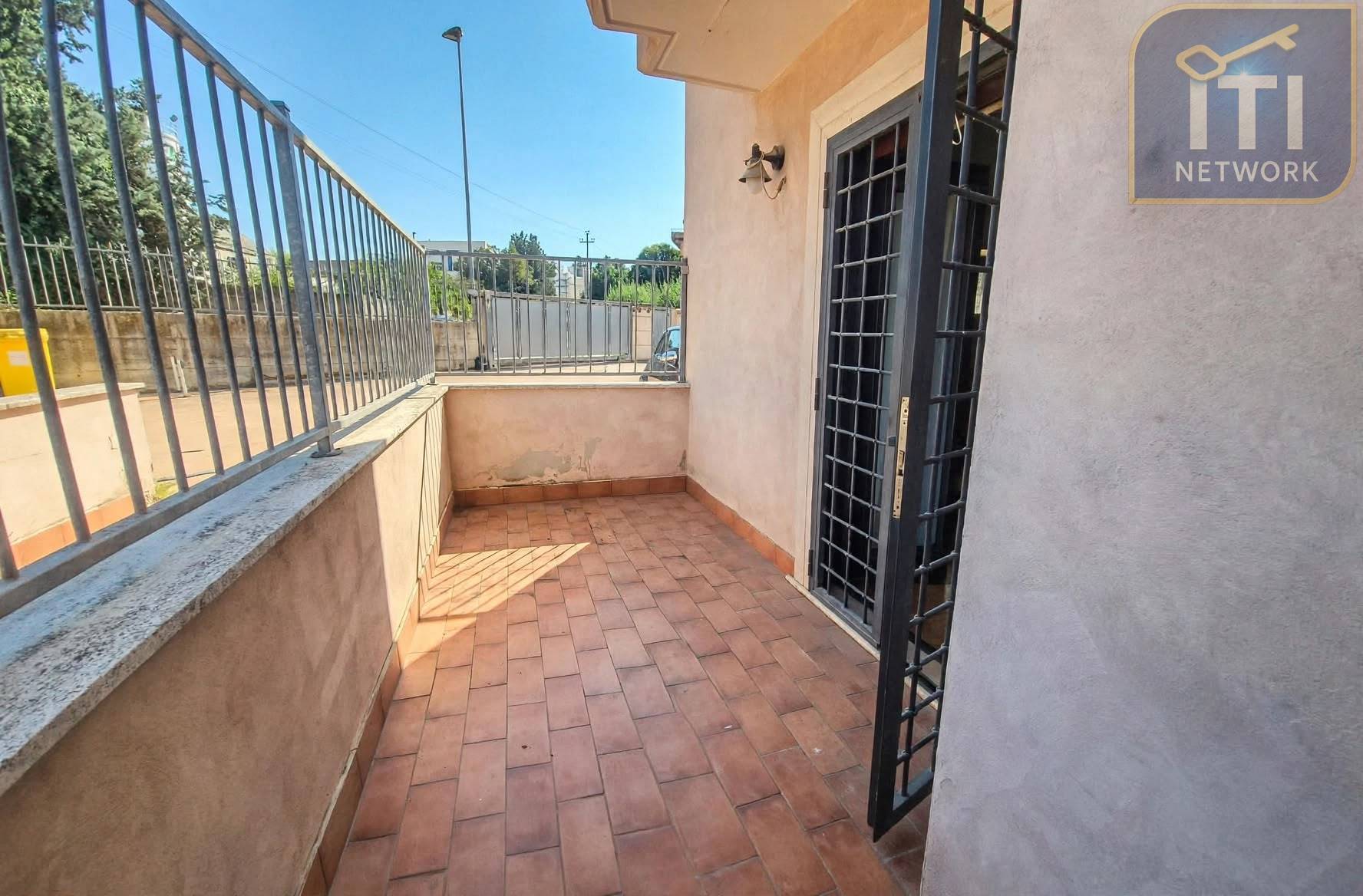 Appartamento in vendita a Pomezia, Centro