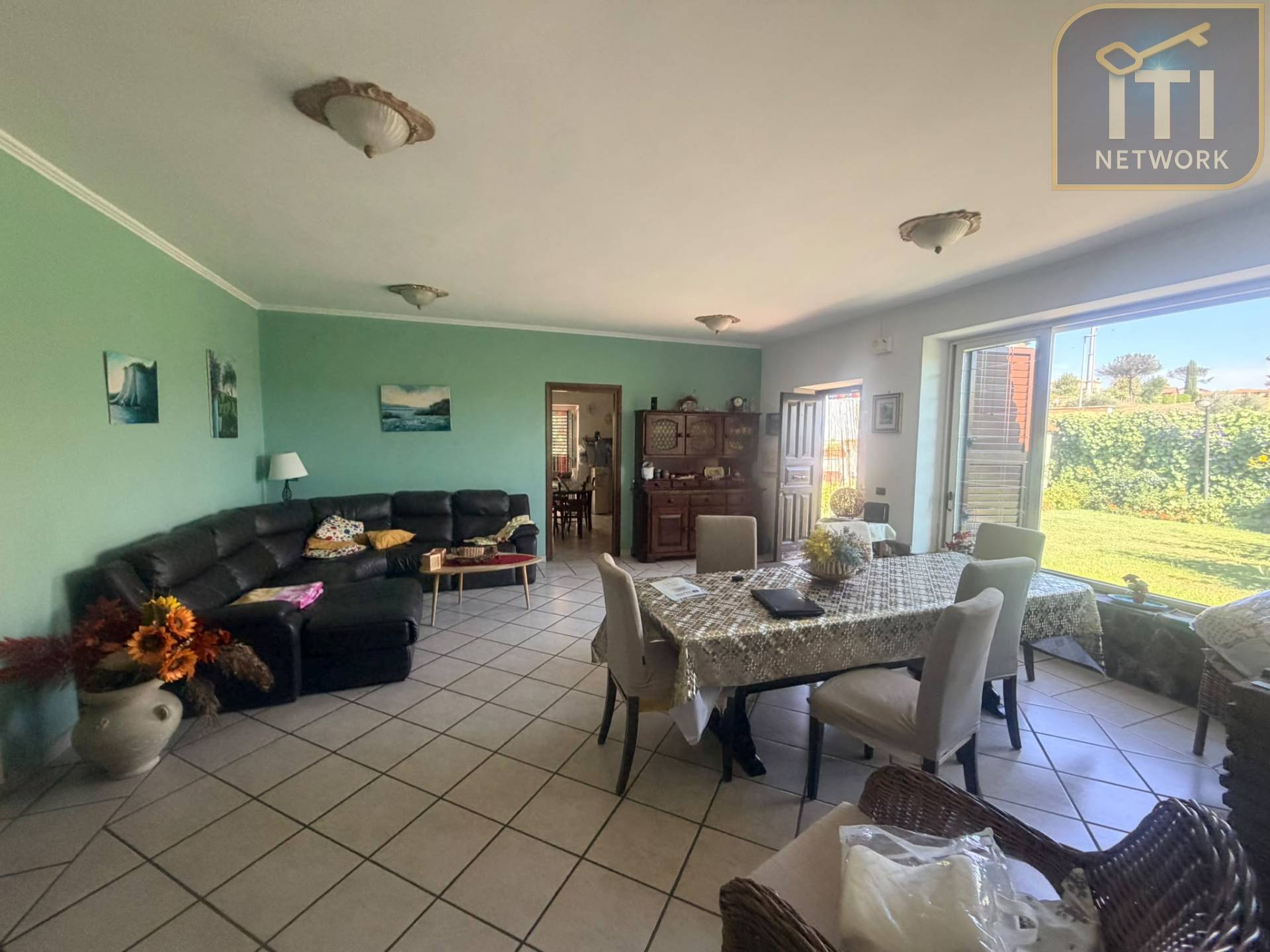 Villa singola in vendita a Pomezia, Campo Jemini