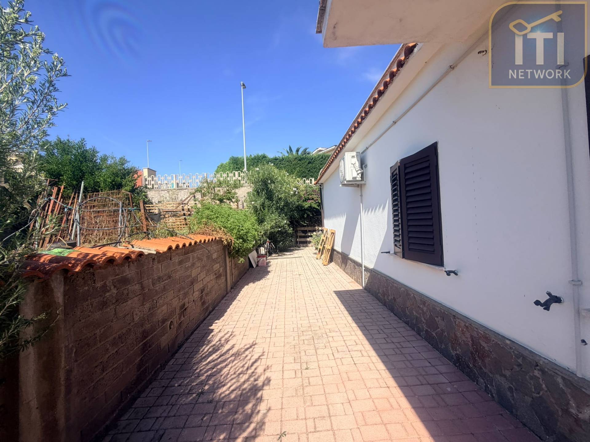 Villa singola in vendita a Pomezia, Campo Jemini