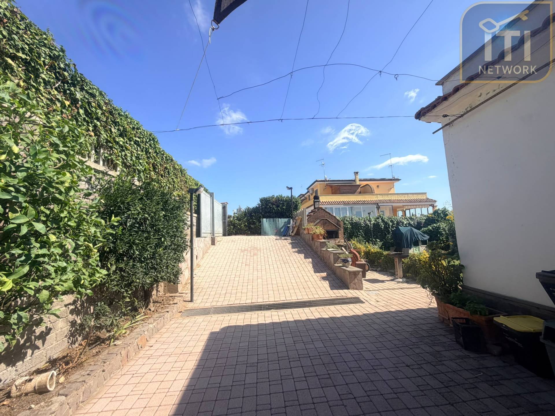 Villa singola in vendita a Pomezia, Campo Jemini