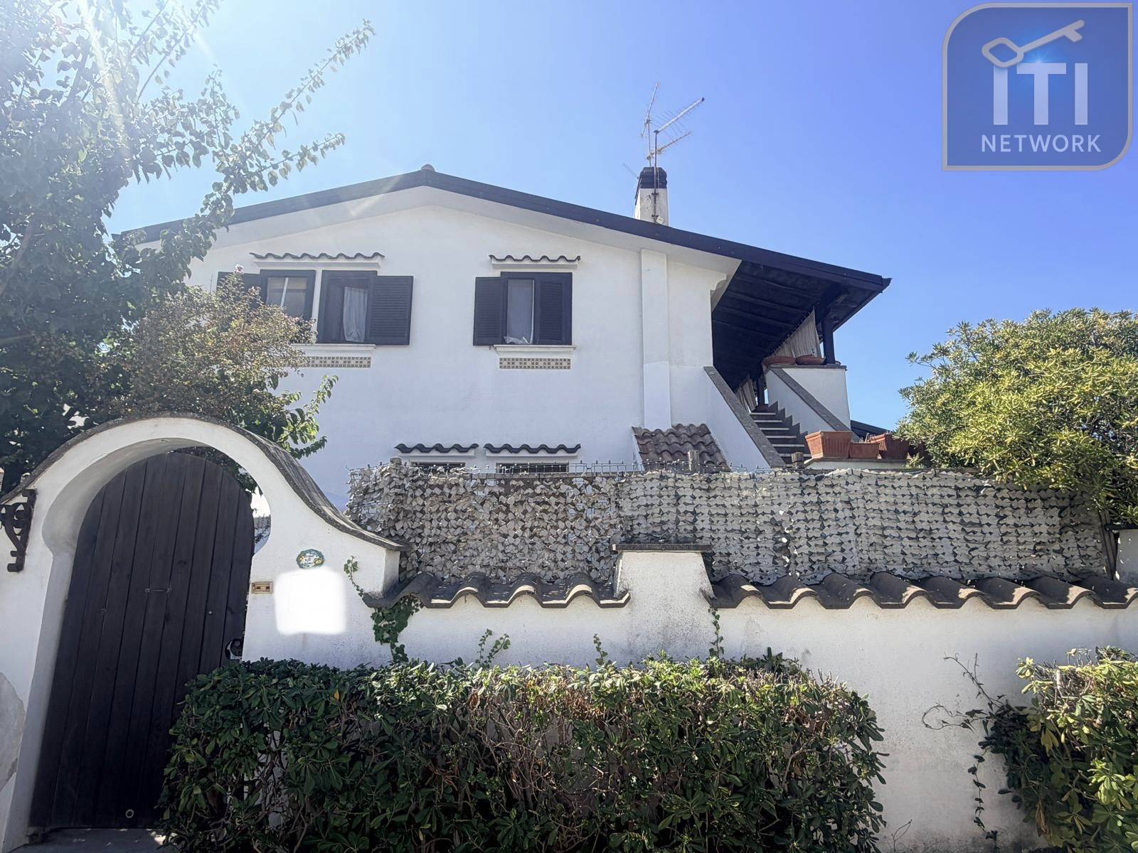 Casa Indipendente in vendita a Ardea, Tor San Lorenzo Mare