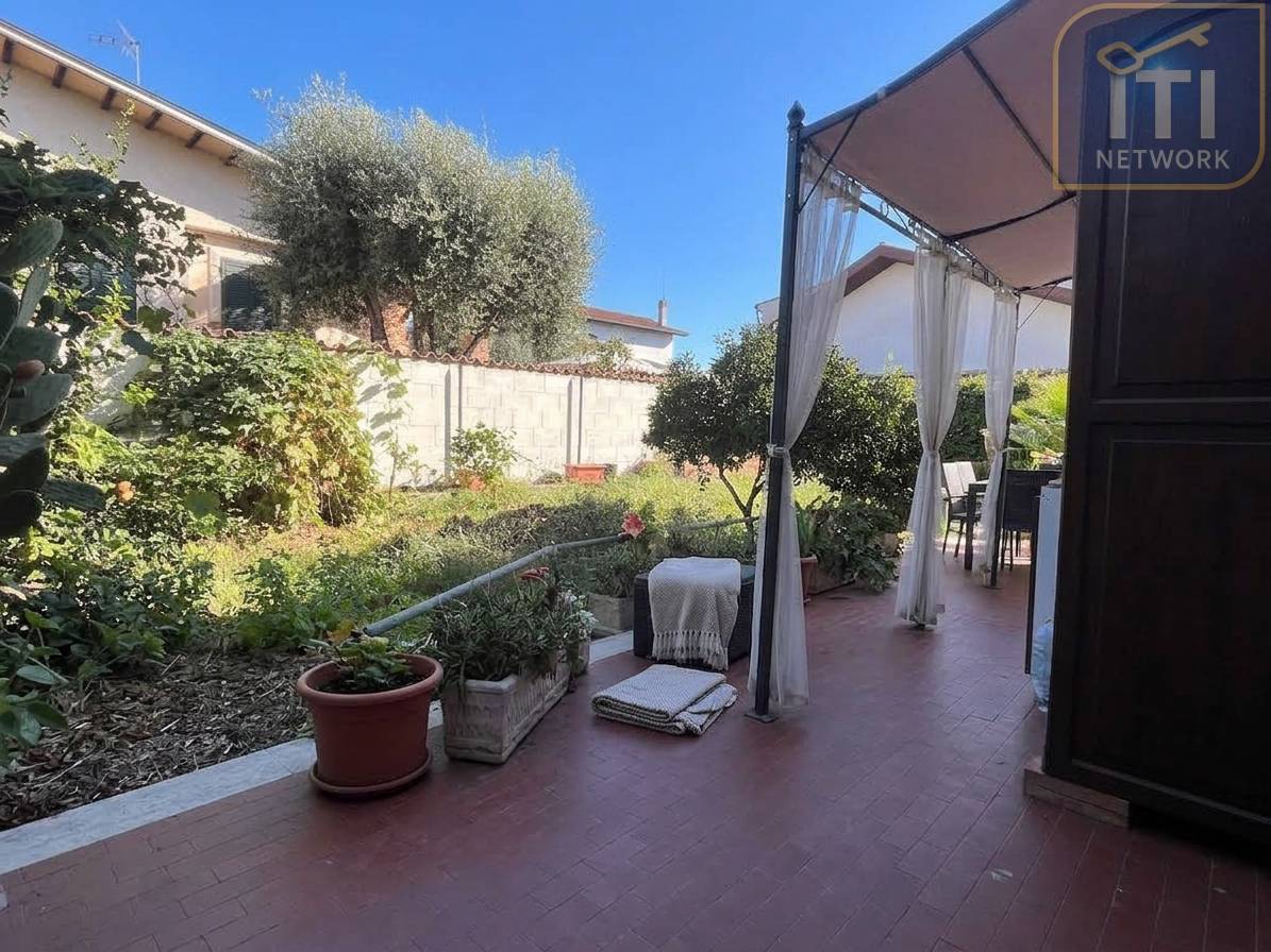 Villetta bifamiliare in vendita a Ardea, Nuova California