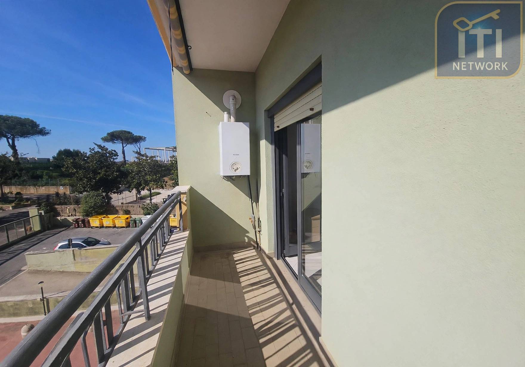 Appartamento in vendita a Pomezia, Centro