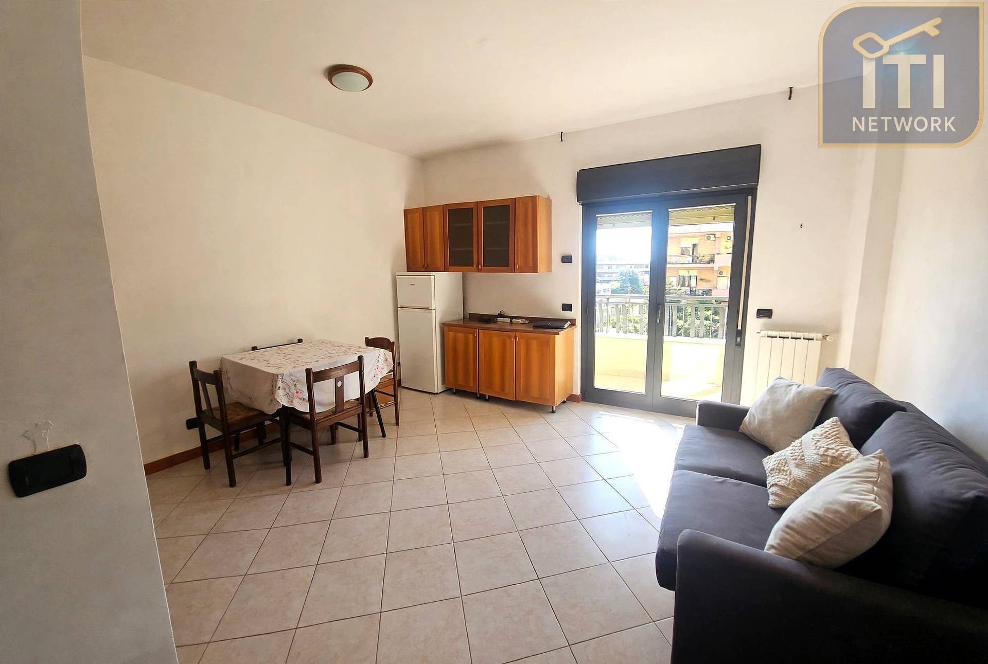 Appartamento in vendita a Pomezia, Centro