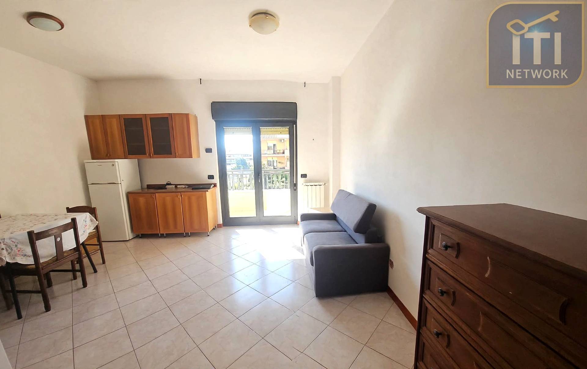Appartamento in vendita a Pomezia, Centro