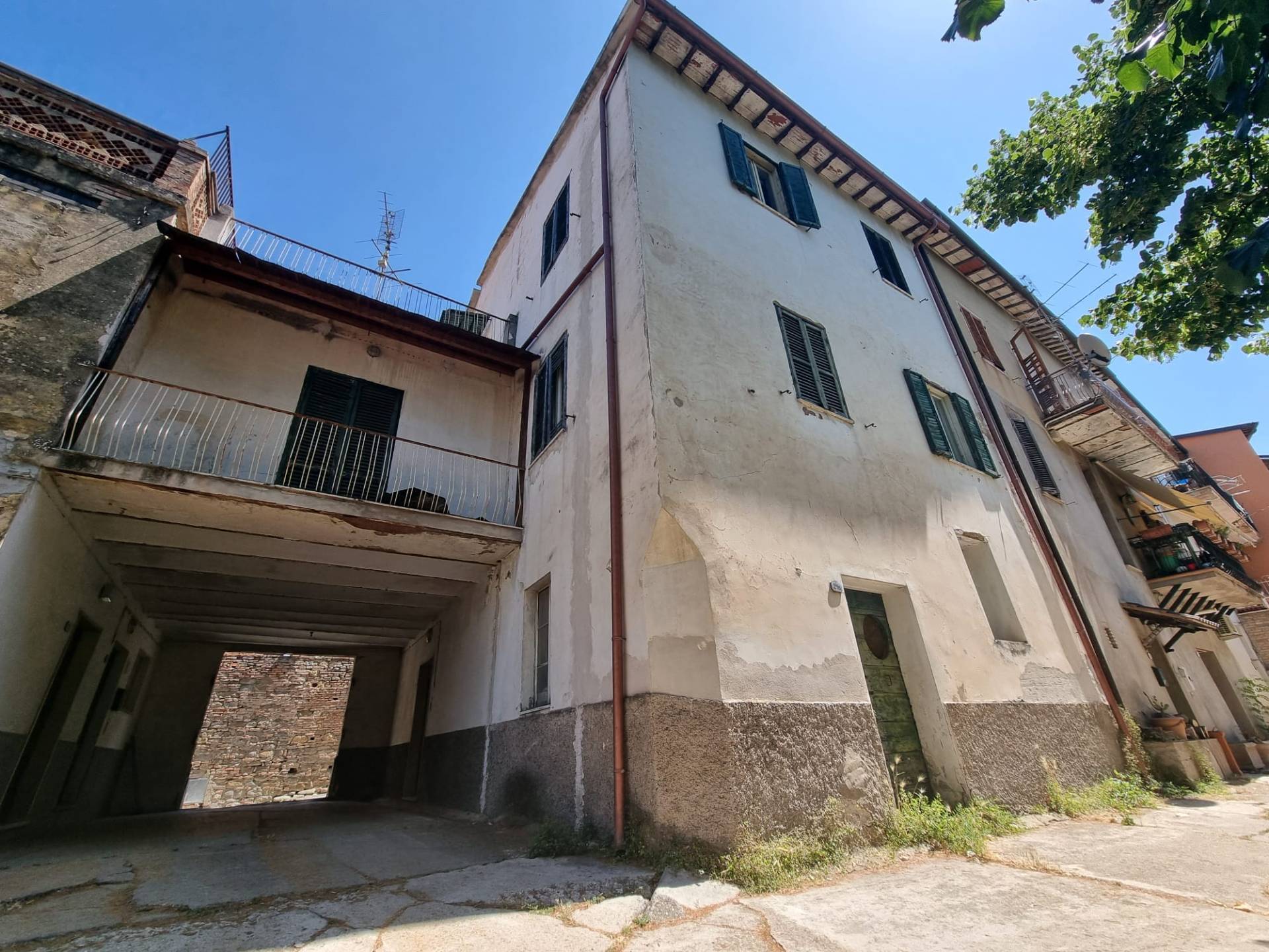 Abitazione Cielo-Terra in vendita a Deruta