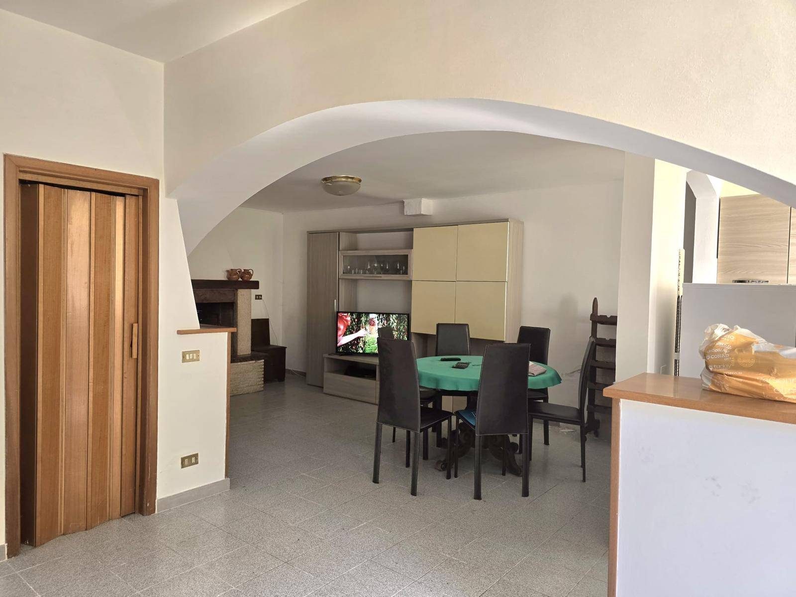 Abitazione Cielo-Terra in vendita a Deruta