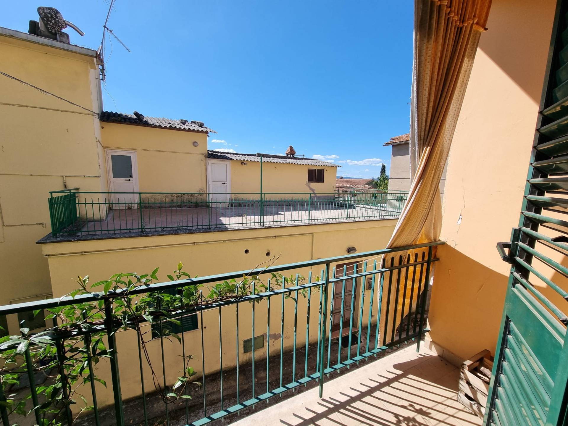 Abitazione Cielo-Terra in vendita a Deruta